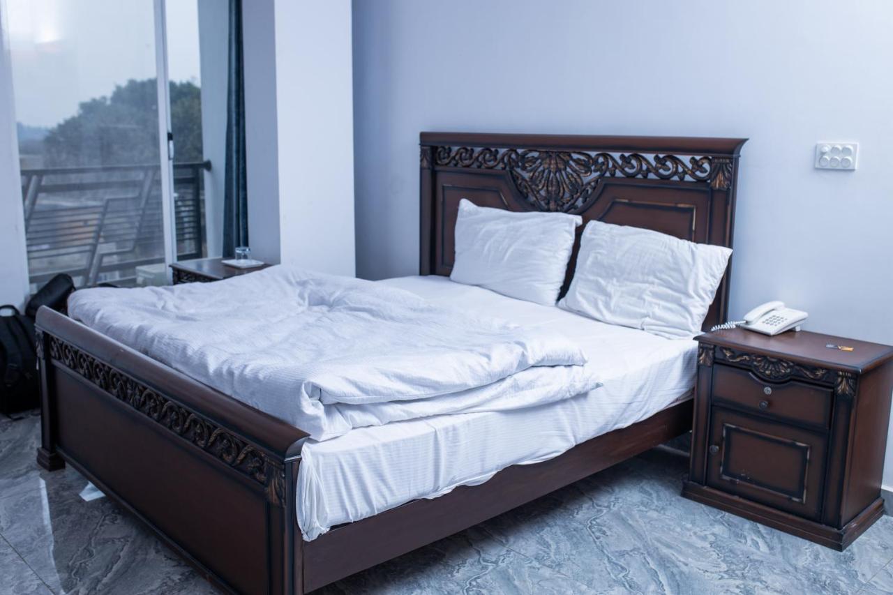 Regal Residency Hotel Rawalpindi Ngoại thất bức ảnh